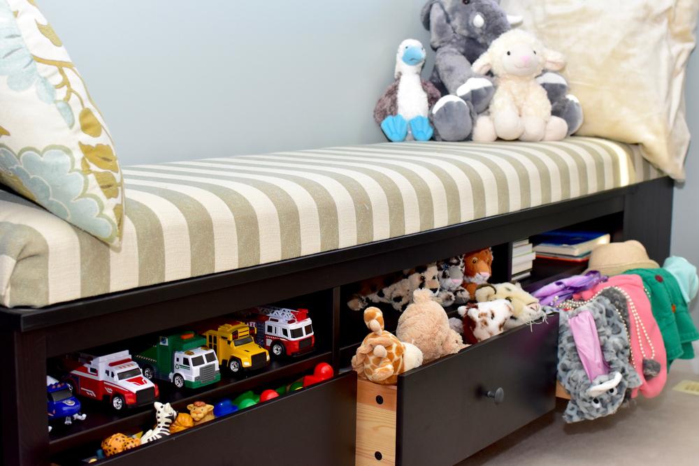 How to Save Space in a Small Bedroom